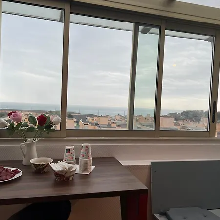 A Sea-view T2 In A Luxury With Swimming Pool For 4 People