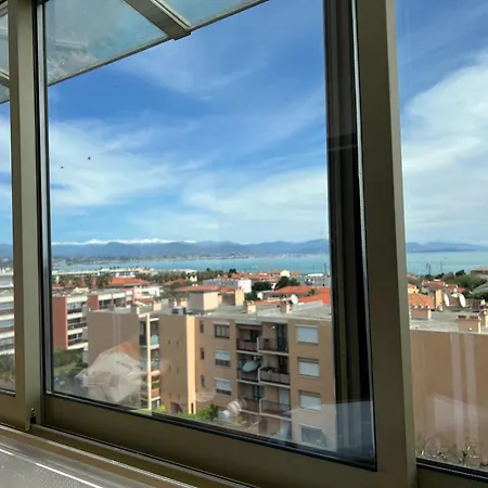 Apartment A Sea-view T2 In A Luxury With Swimming Pool For 4 People