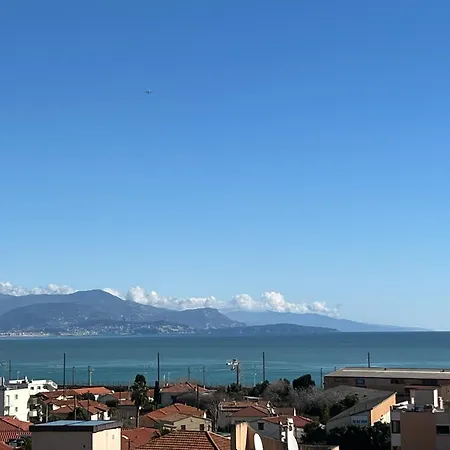 A Sea-view T2 In A Luxury With Swimming Pool For 4 People Apartment *
